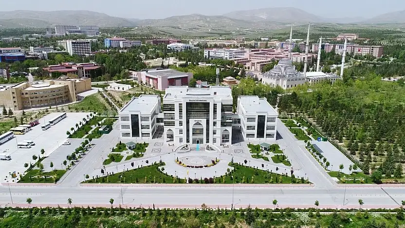 Konya'da sağlıkta yeni dönem başlıyor! İki üniversite hastane için kolları sıvadı