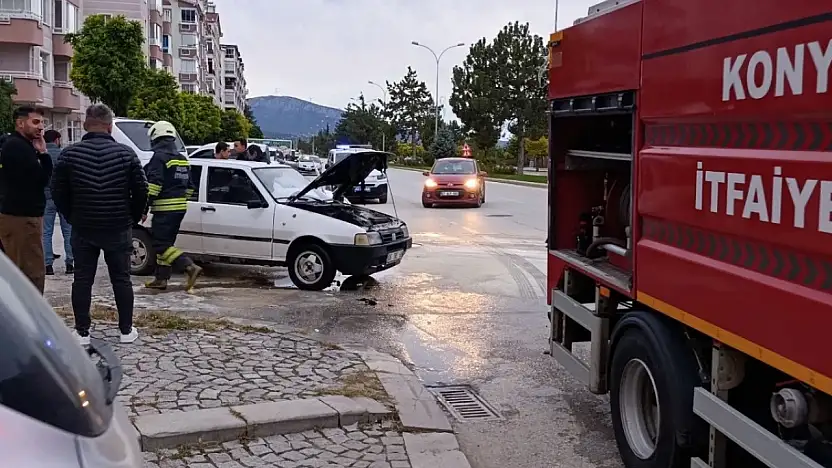 Konya'da seyir halindeki otomobil alev aldı! Canını zor kurtardı