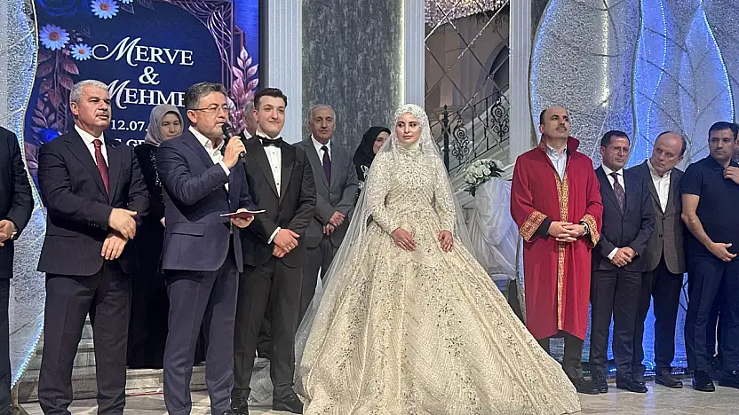 Konya'da siyaset ve iş dünyasını buluşturan düğün gerçekleşti
