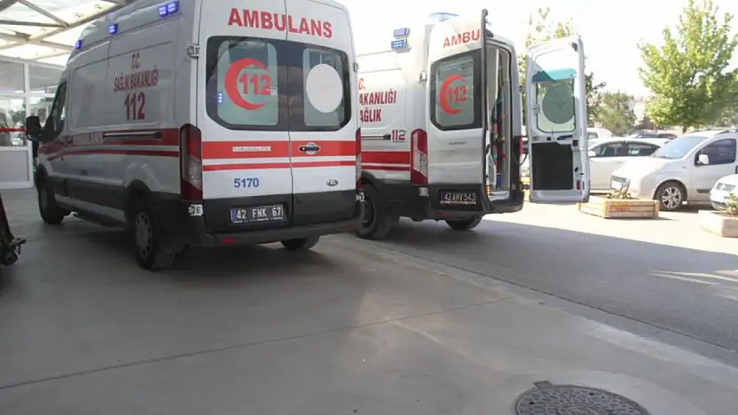 Konya'da taksi dehşeti! Karşıya geçmek isteyen anne ve kızına çarptı!