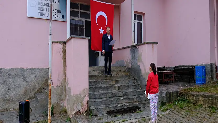Konya'da tek öğrencili okulda Cumhuriyet coşkusu!