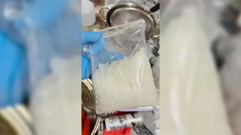 Konya'da uyuşturucu imalathanesi deşifre oldu! Kilo kilo pişirirken yakalandı
