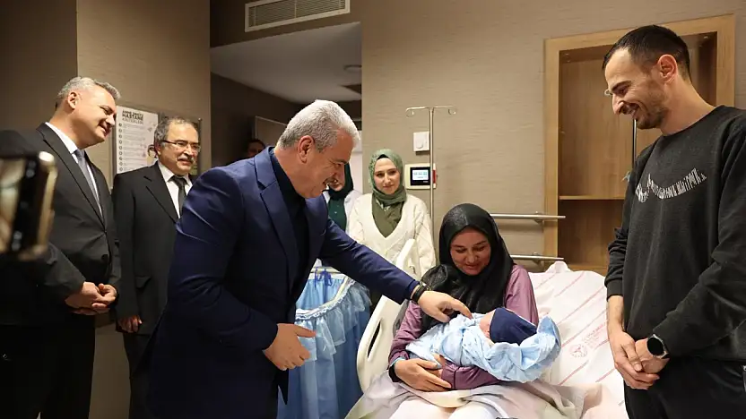 Konya'da yeni yılın ilk bebeği Alparslan bebek oldu