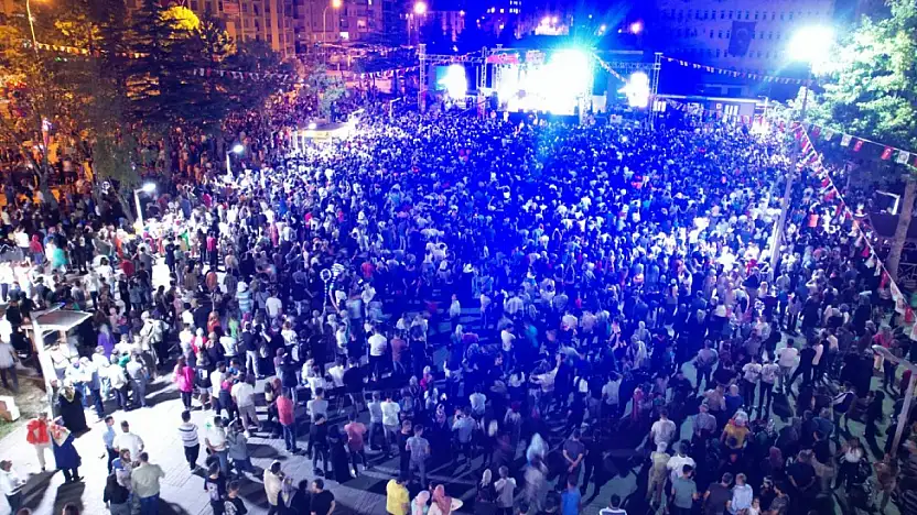 Konya'da Zafer Bayramı coşkusu 2 gün sürecek! Ücretsiz konserler, fener alayı...