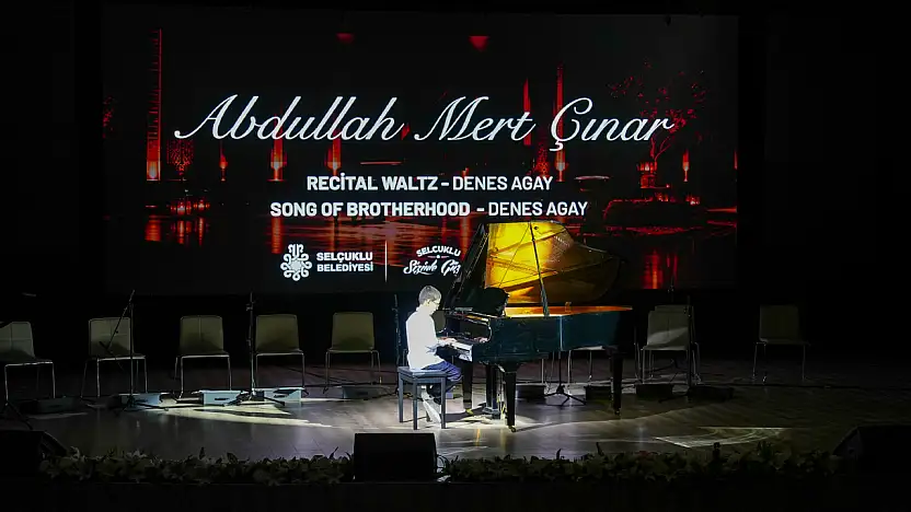 Konya'daki bu gösteri sanat tutkunlarını büyüledi!