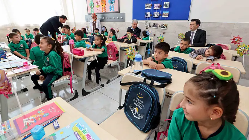 Konya Valisi Akın'dan öğrencilere önemli tavsiye: 'Çok çalışın, bol bol okuyun'