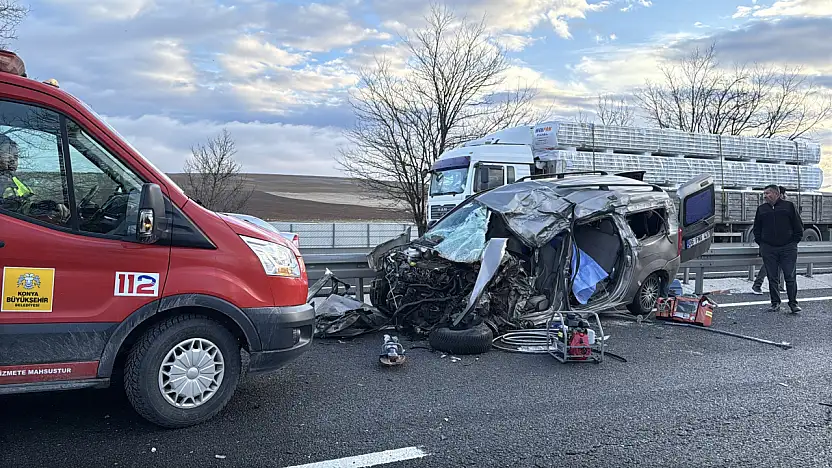 Konya yolunda kaza: Refüje çarpan araca tır çarptı! 1 ölü