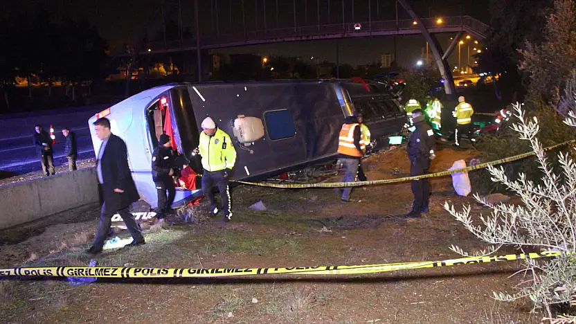 Konya yolunda korkutan kaza: Otobüs devrildi 8 yaralı!