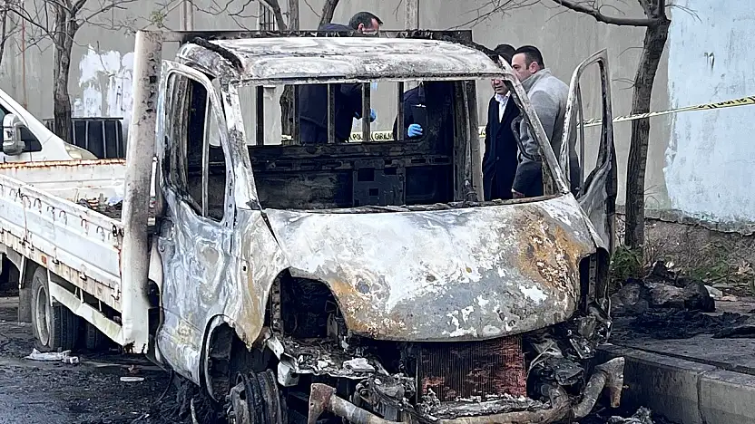 Konyalı evsiz adam kamyonette yanarak can verdi!