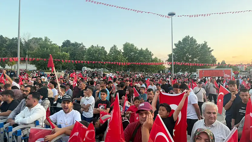 Konyalılar 15 Temmuz'da meydanları doldurdu!