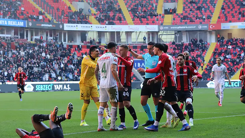 Konyaspor'a kart bloke ve para cezası