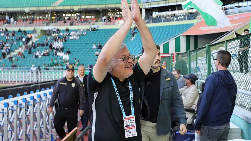 Konyaspor Başkanı Atiker'den zafer konuşması! 'İyi ki aileyiz'