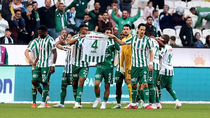 Konyaspor'da galibiyetin yankıları sürüyor! Kaptan Adil maç öncesi konuşma yapmış! İşte o anlar