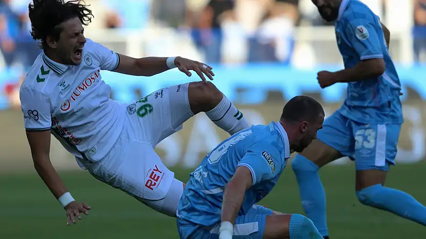 Konyaspor'da genç forvet sakatlandı