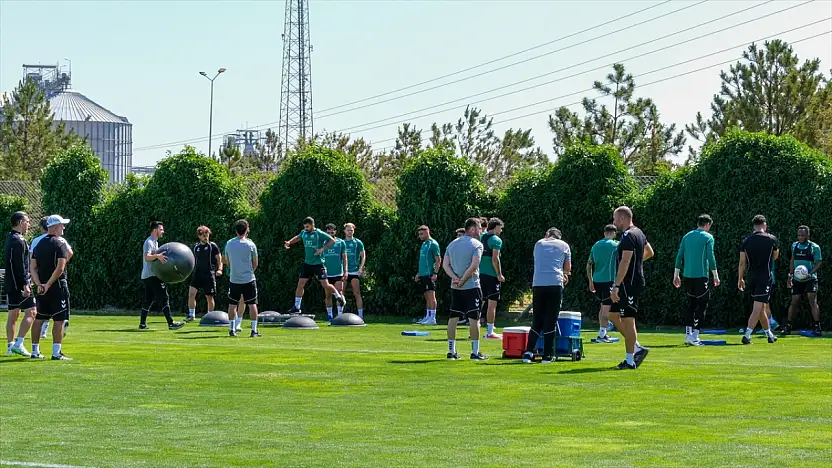 Konyaspor'da izin bitti! Rizespor mesaisi başlıyor