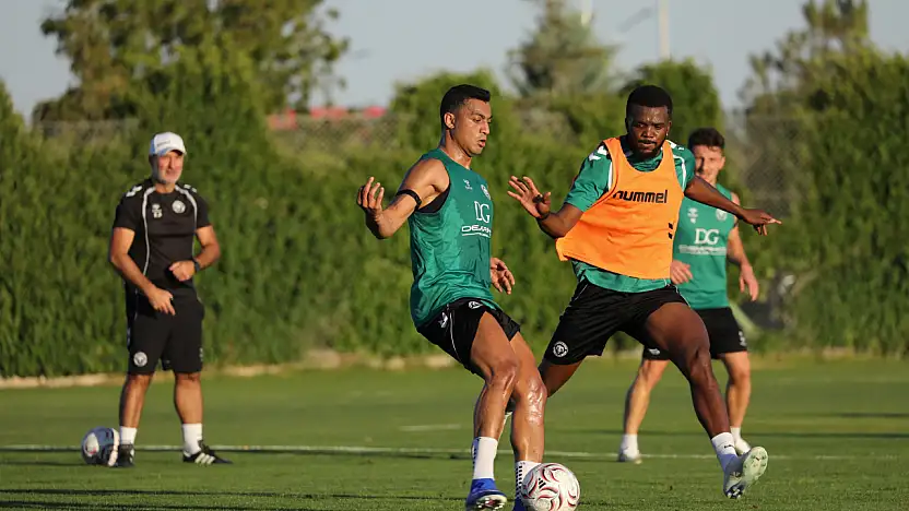 Konyaspor'da Trabzonspor mesaisine başladı