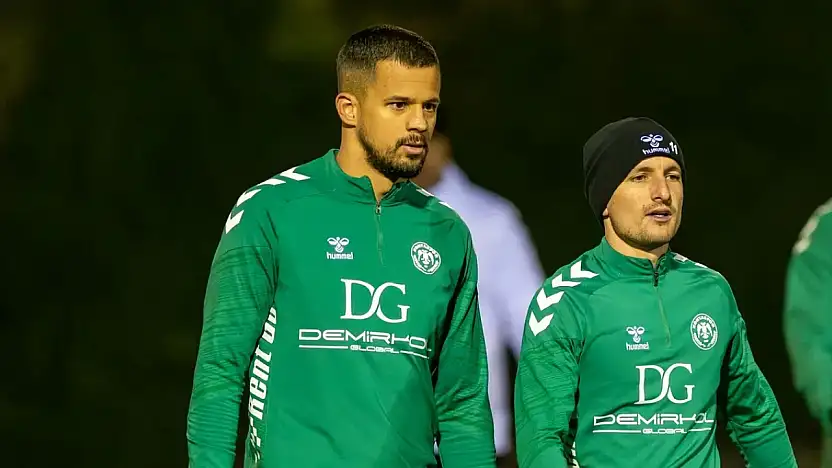 Konyaspor'da üç futbolcu bireysel çalışıyor