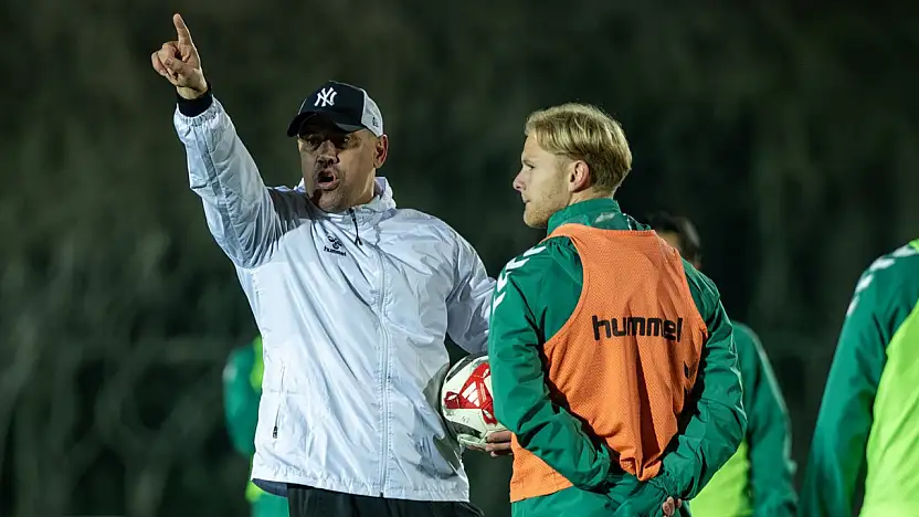 Konyaspor'da üç futbolcu kampa götürülmedi