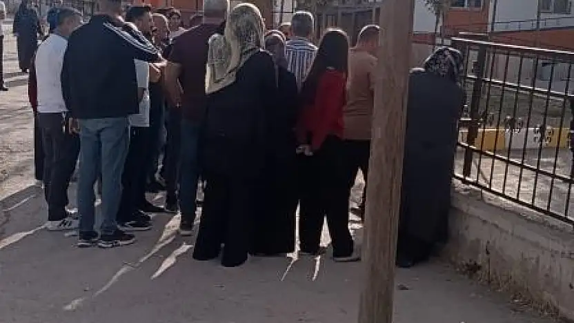 Okulda dehşet anları: Kız öğrenci pompalı tüfekle geldi!