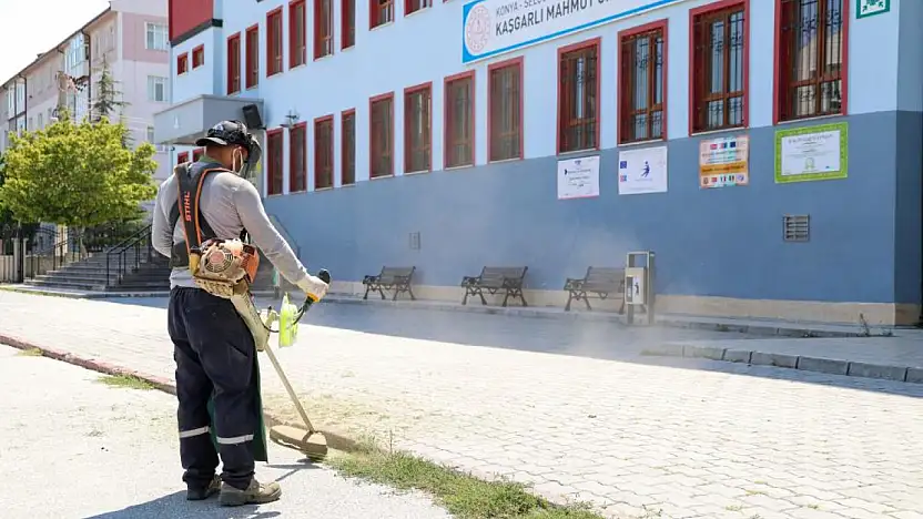 Selçuklu'da okullar yeni eğitim yılı için temizleniyor