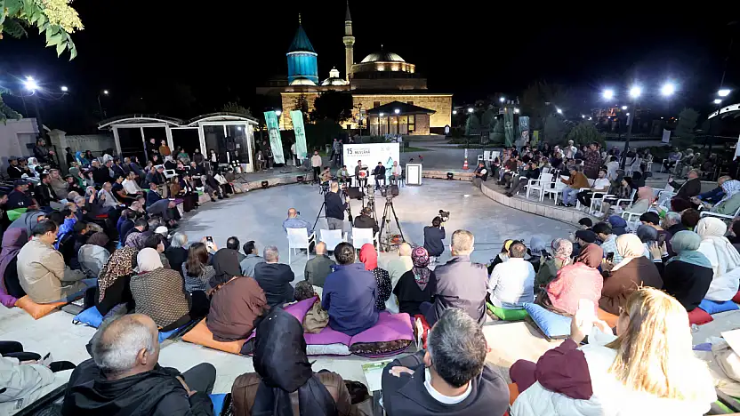 Şiirin evrensel dili Konya'da yükseldi!