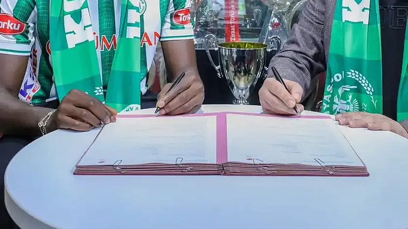 Transferde geç kalan Konyaspor, iki kritik hamleyi bitirmeyi hedefliyor