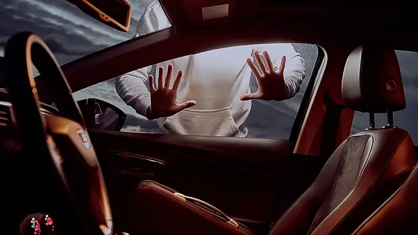 Vahşetin Böylesi: 19 Yaşındaki Genci Gasp Edip Soydular!