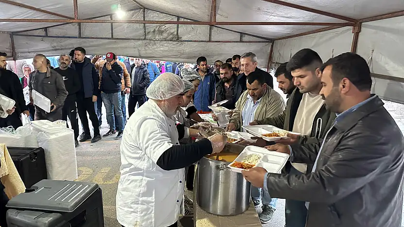 Vakıf geleneği sofralarda yaşıyor! Konya'da iftar noktaları belirlendi!