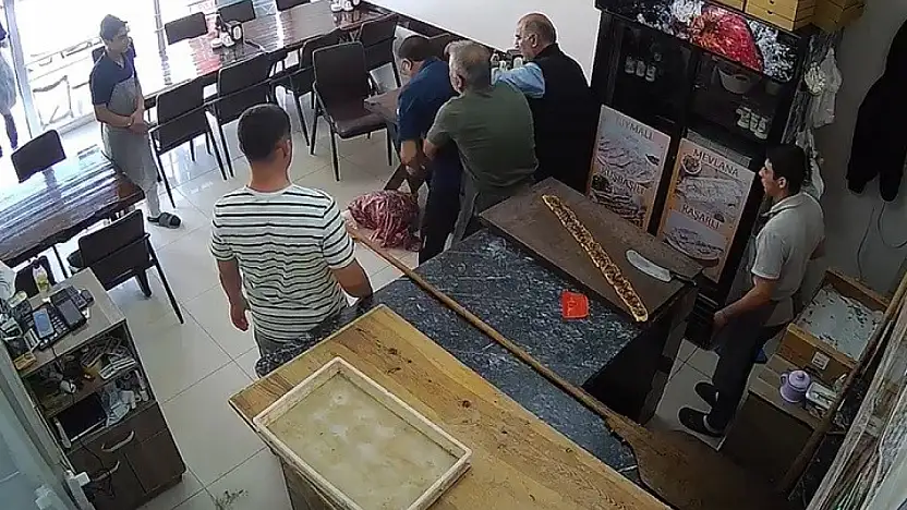 Yer Konya: Yemek yerken boğuluyordu, esnaf saniyeler içinde böyle kurtardı