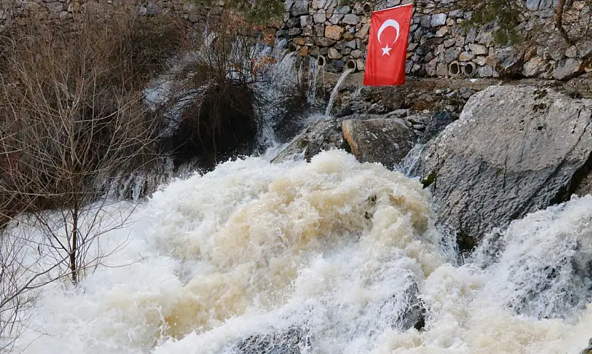 2 yıllık hasret bitti: Toprak suya, Konya Göksu'ya kavuştu!