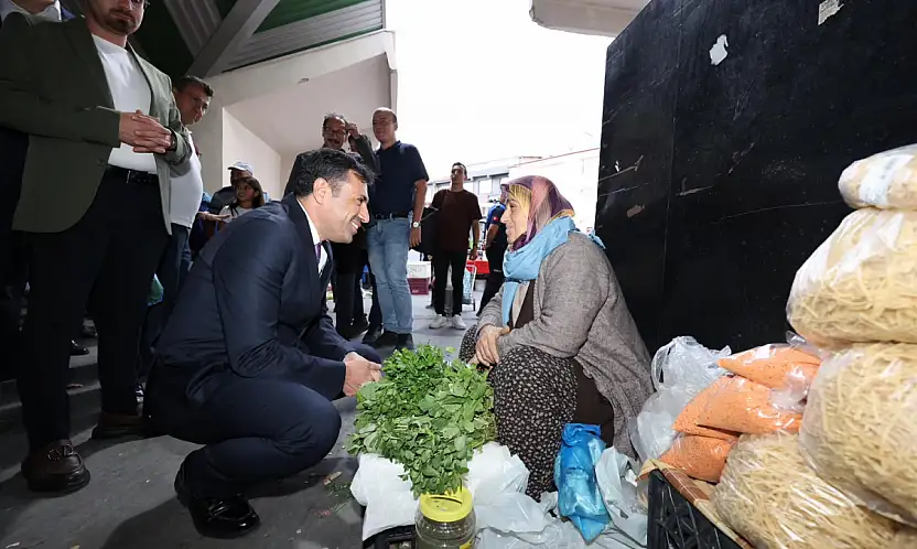 AK Parti Konya İl Başkanı Özgökçen pazara indi! Vatandaşları tek tek dinledi