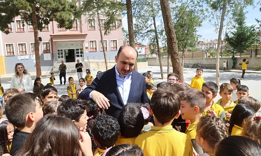 Başkan Altay: 'Evlatlarımızı yarınlara hazırlamaya devam edeceğiz'