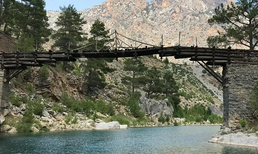 Bu köy gerçek anlamda gün yüzü görmüyor! Sadece 3 saat...