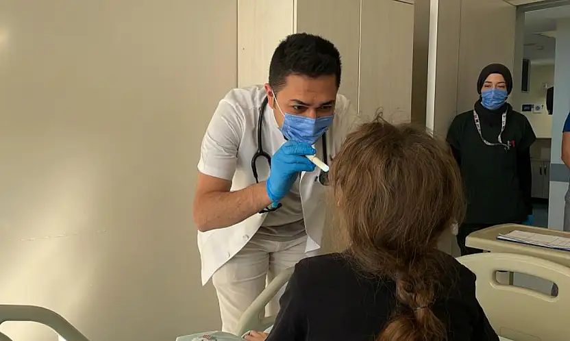 Çocuğunuzun ateşi mi çıktı? Sakın bu hatayı yapmayın: 'Beyin ters tepki veriyor!'