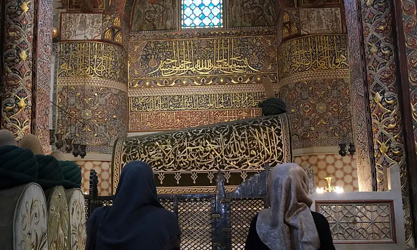 Dünyanın gözü Konya'da! Mevlana Müzesi ziyaretçi rekoru kırıyor