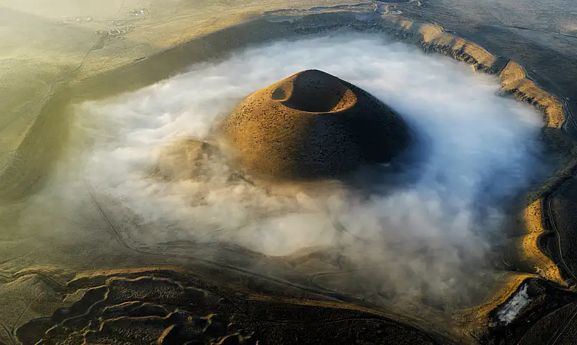Dünyanın nazar boncuğu Meke Gölü'nde sis büyüsü!