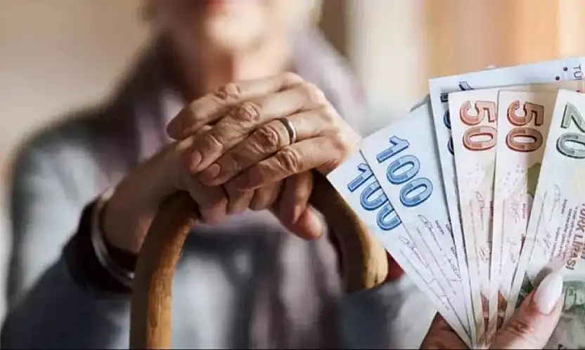 Emekli maaşında yeni dönem kapıda! 25 yıl sonrası için dikkat çeken formül