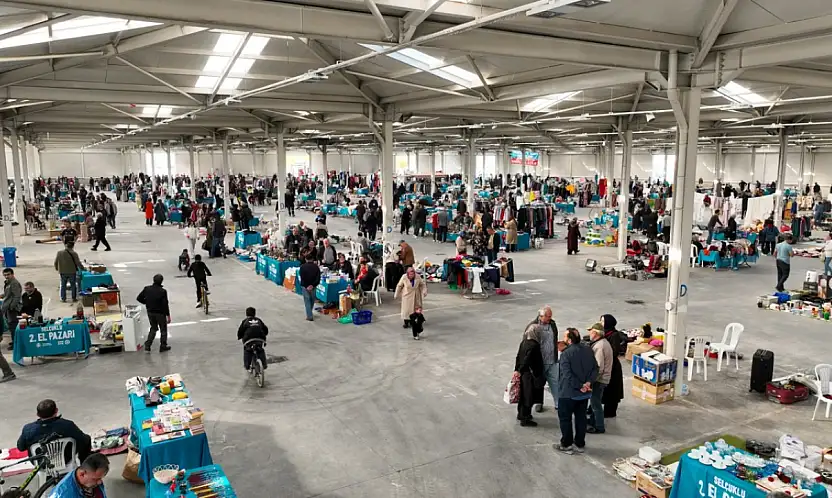 Herkes Konya'daki bu pazarda satış yapmak için sıraya giriyor!