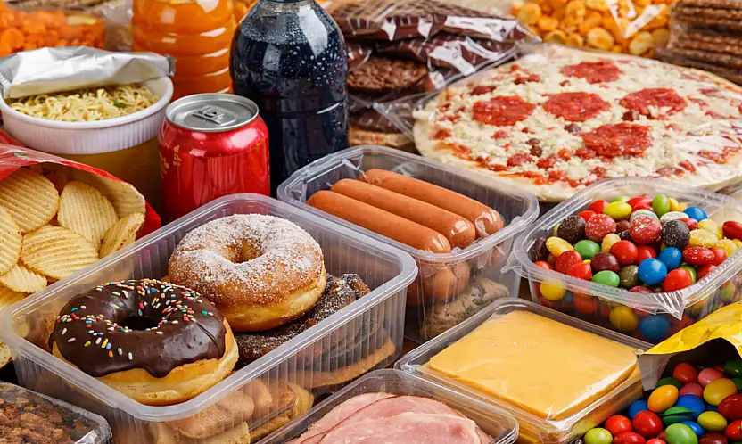 Kanserden korunmanın yolu mutfaktan geçiyor: Bu gıdaları evinize sokmayın!