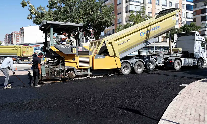 Karatay'da ulaşım konforu için yoğun mesai! Bir etap daha yenileniyor
