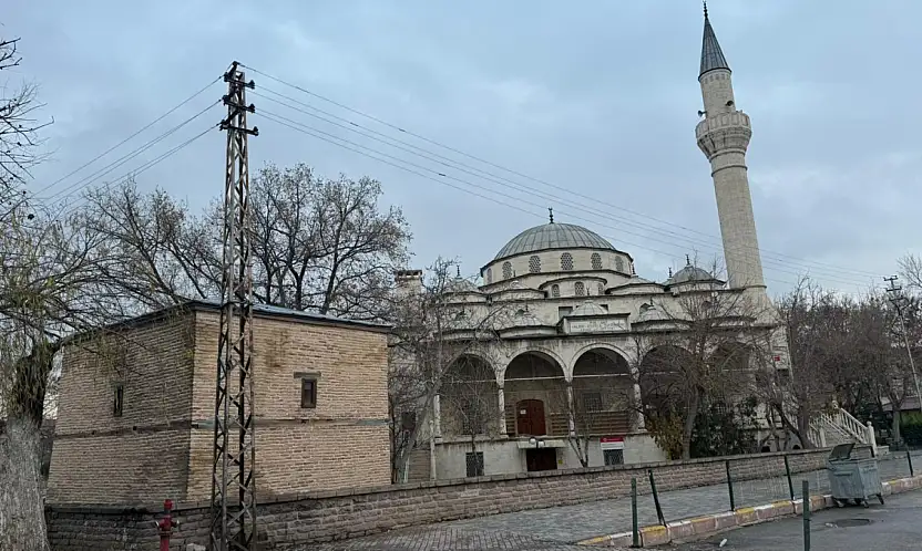 Kedisini Ölünce Bile Yanından Ayırmadı! Konya'daki Türbenin Dünyada Örneği Yok!