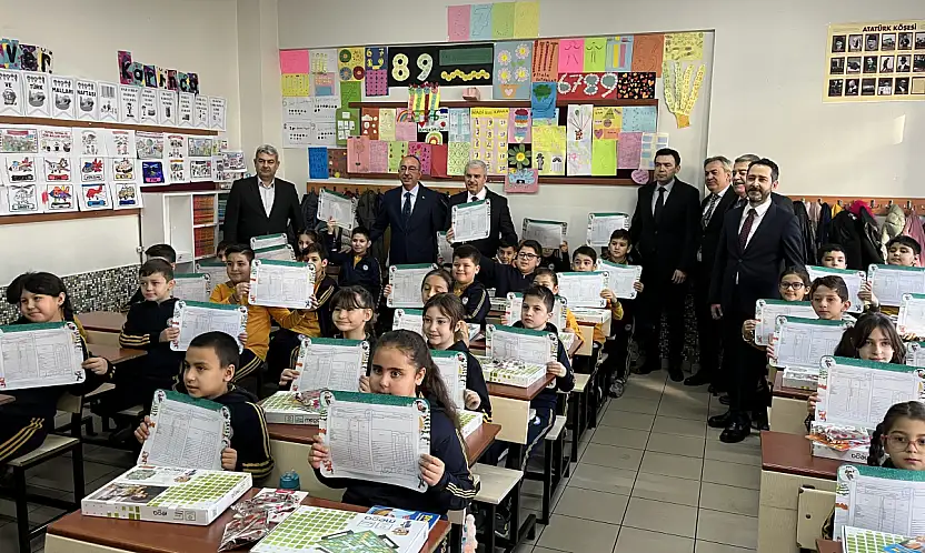 Konya'da 473 bin 836 öğrenci karne sevinci yaşadı