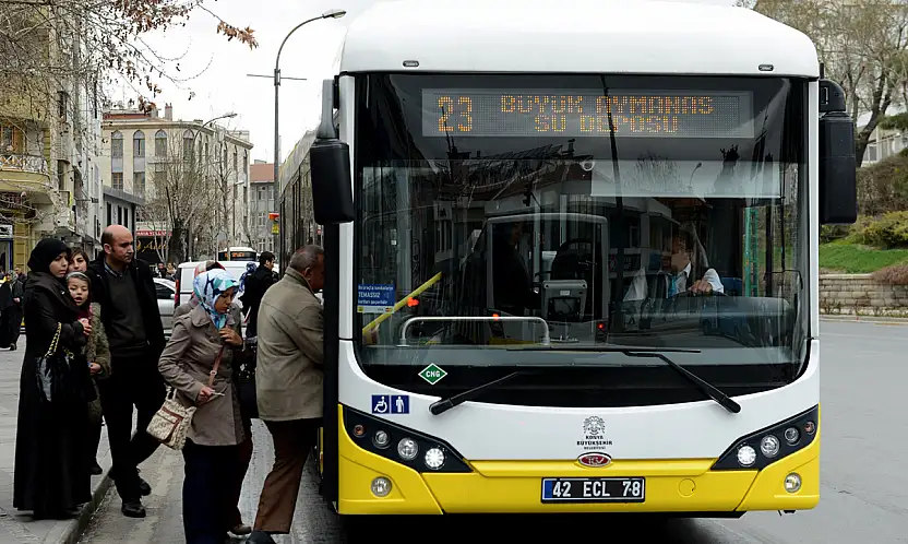 Konya'da 65 yaş üstü ücretsiz ulaşım tartışması! Gençler mi haklı yaşlılar mı?