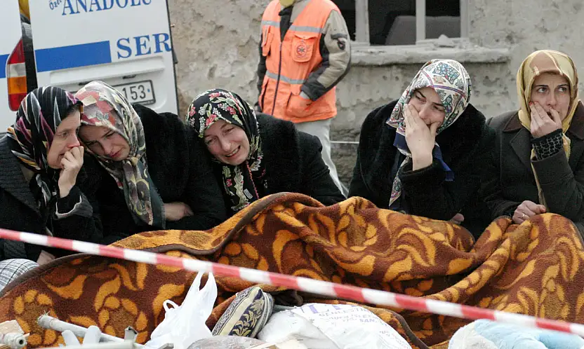 Konya'da 92 kişiye mezar olan zümrüt faciasının üzerinden 22 yıl geçti!