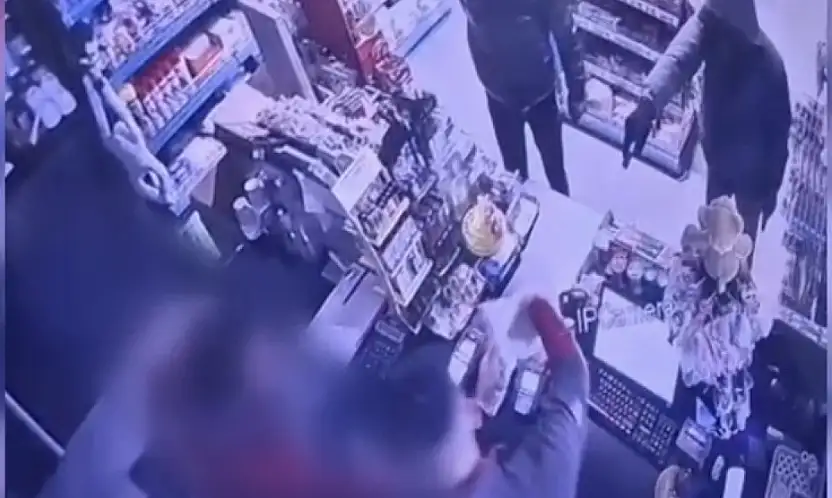 Konya'da akaryakıt istasyonunda silahlı soygun: Tehditler havada uçuştu!