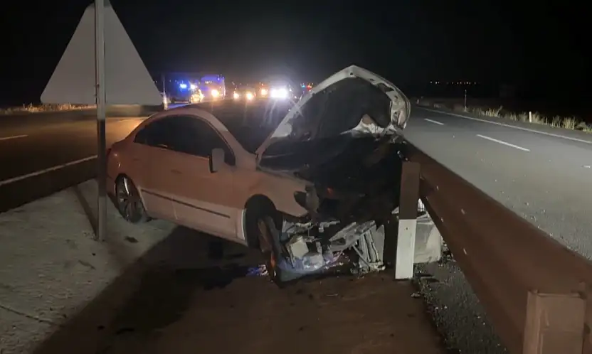 Konya'da akılalmaz kaza! Ortalığı savaş alanına çevirdi otostop çekip kaçtı