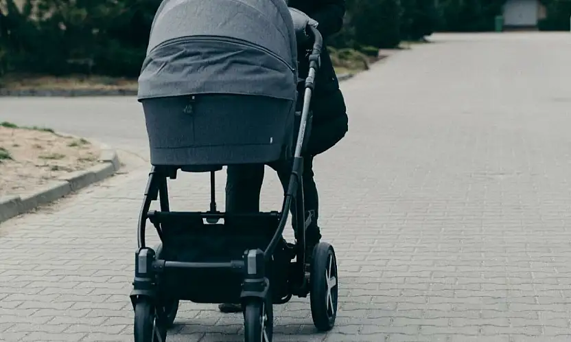 Konya'da başörtülü kadına saldırı: Bebek arabasının önünü kesip nefret kustu!