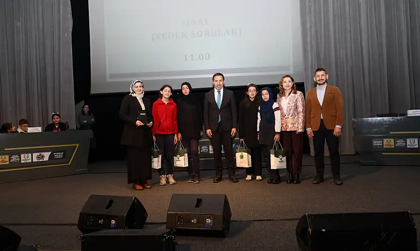 Konya'da bilgi yarışması coşkusu: Öğrenciler ödüllerini aldı