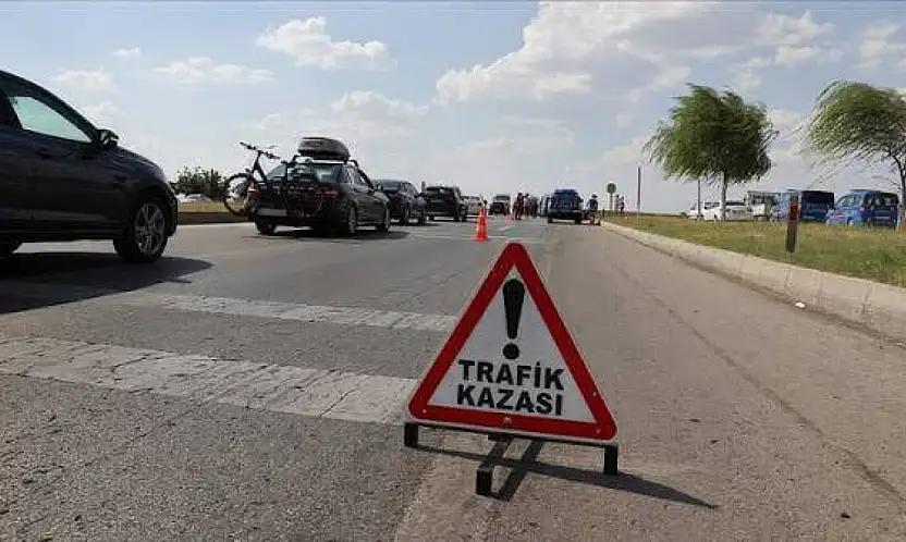 Konya'da can pazarı! Çarpışmanın şiddetiyle Tofaş ikiye bölündü