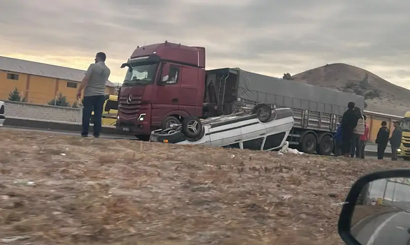Konya'da çekici dehşeti! Çarpışmanın şiddetiyle otomobil devrildi